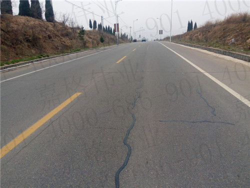 嘉格自粘貼縫帶是道路養(yǎng)護(hù)的“搖錢樹”